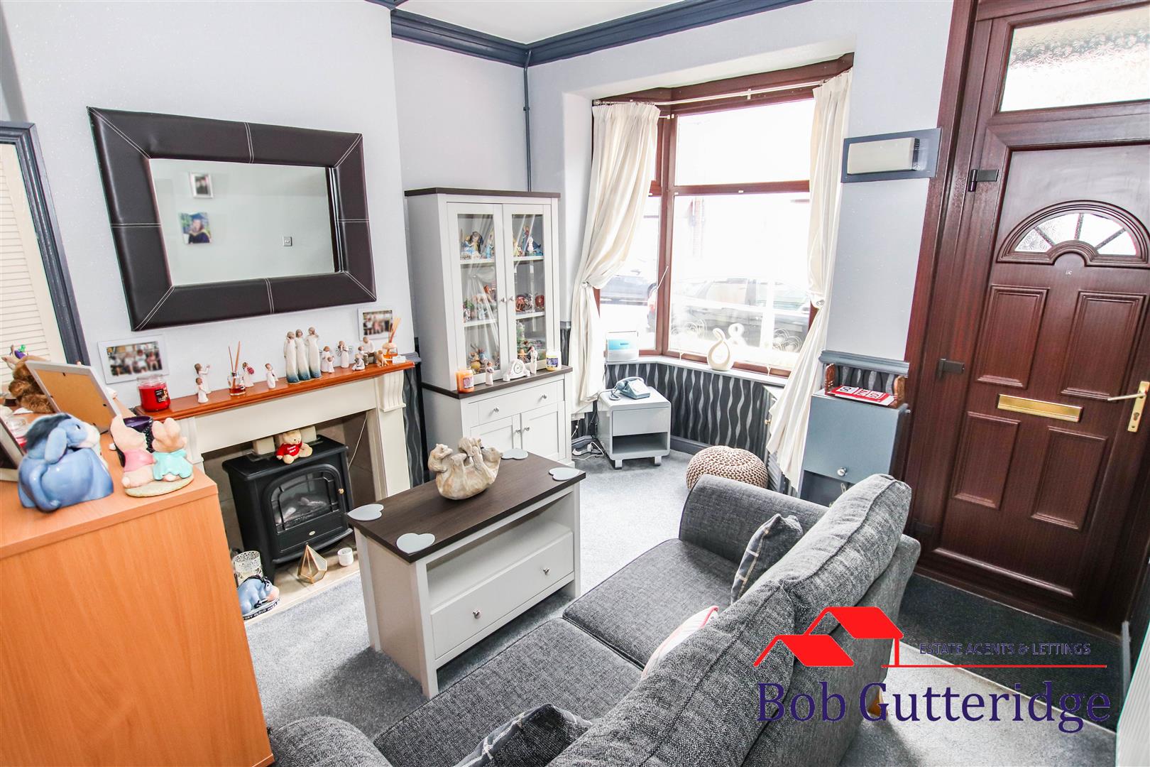 BAY FRONTED SITTING ROOM
